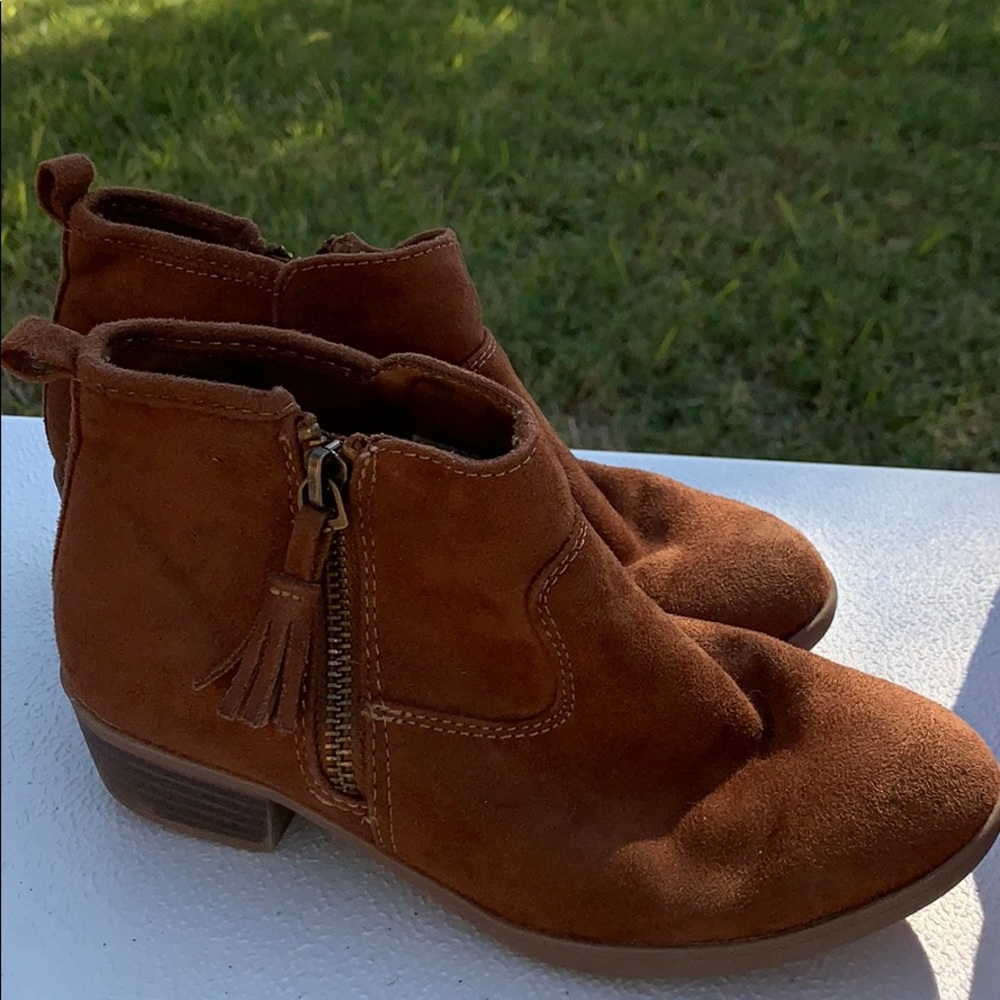 Girls boots